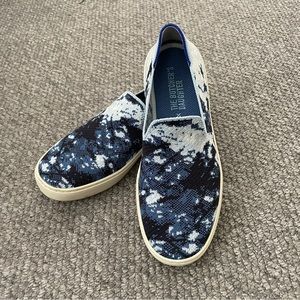 RARE limited edition RothysxThe Butcher’s Daughter Shibori blue Slip-On sneaker